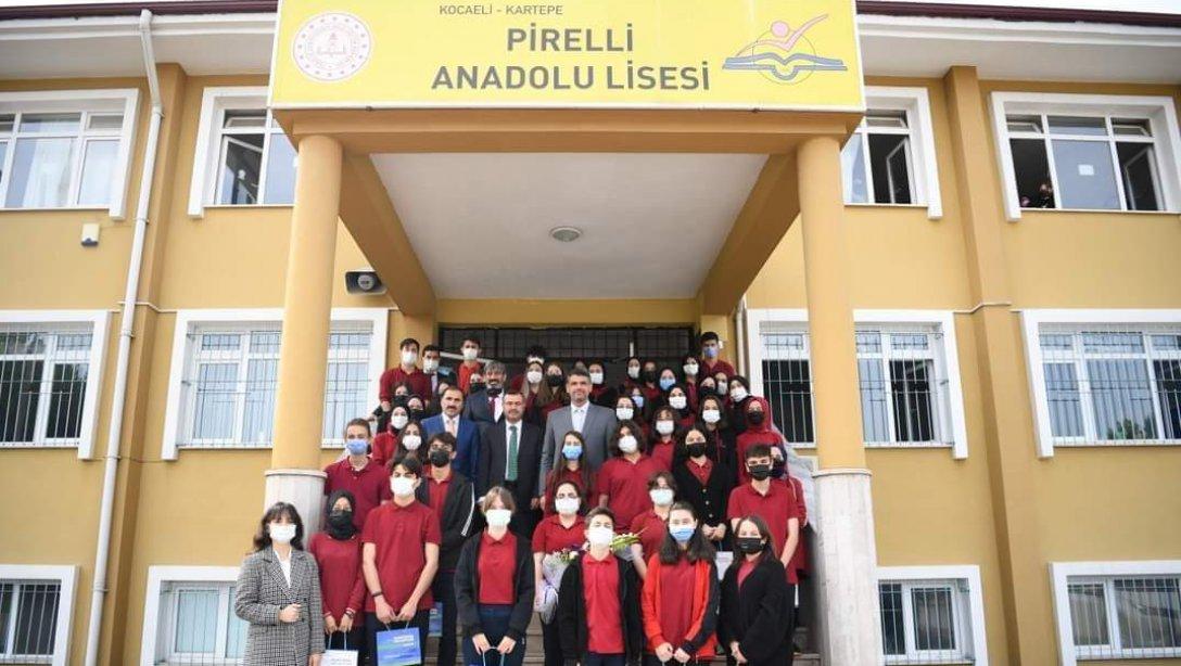 Kocaeli Cumhuriyet Başsavcımız Habib KORKMAZ, Belediye Başkanımız M. Mustafa KOCAMAN ve İlçe Milli Eğitim Müdürümüz Ferhat DİLEK, Pirelli Anadolu Lisesinde öğrencilerle buluştular.