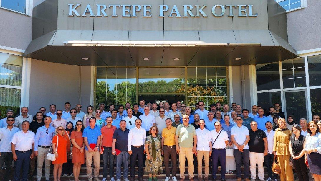 SENE SONU DEĞERLENDİRME TOPLANTISI İÇİN OKUL MÜDÜRLERİMİZLE KARTEPE PARK OTELİNDE BİR ARAYA GELDİK.